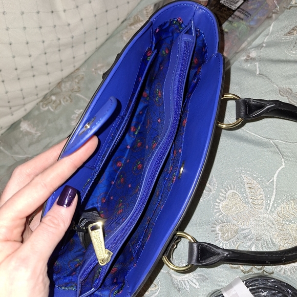 Loungefly: Crossbody Purse, Wallet, and Card Holder - Picture 5 of 16